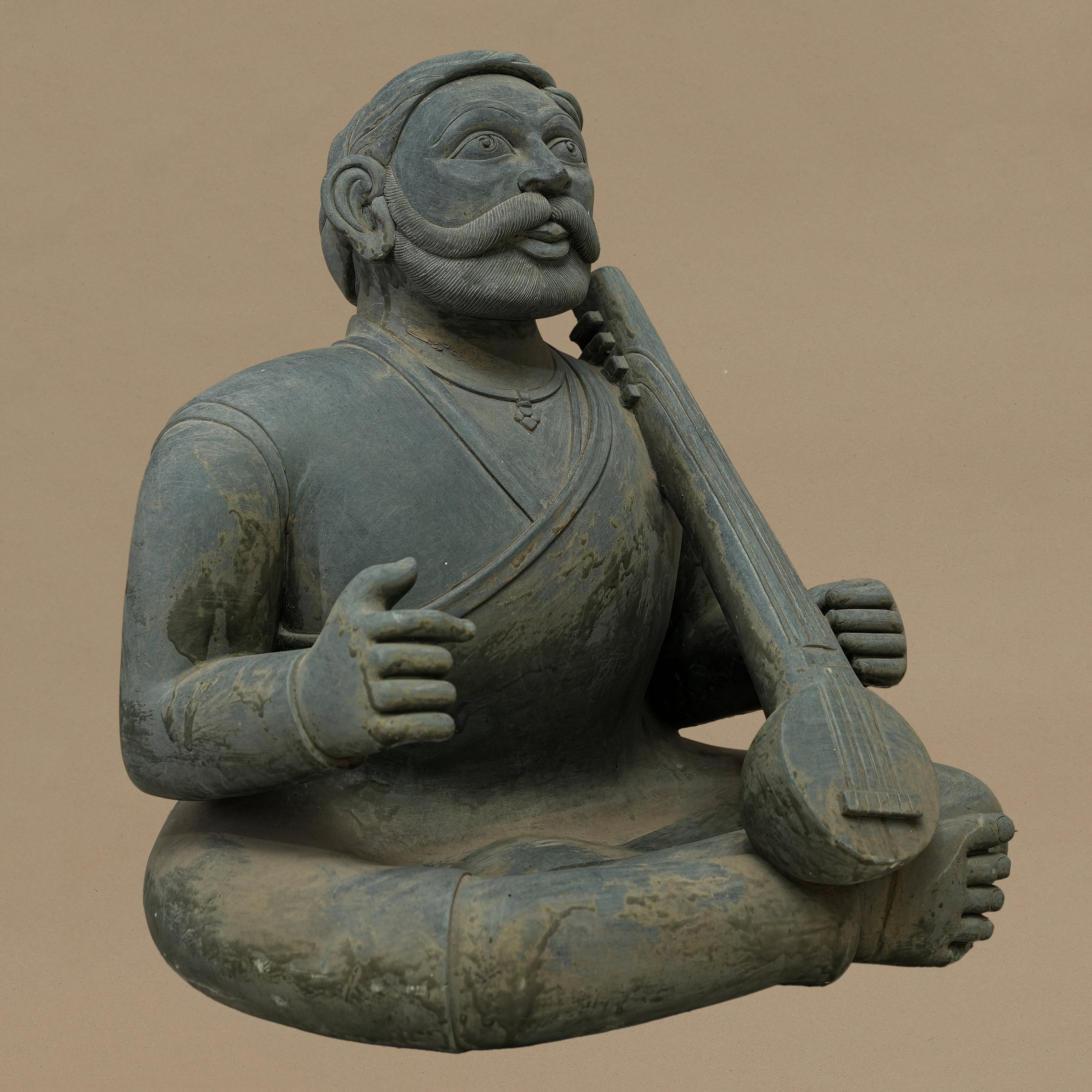 16" Tanpura-Playing Musician Statue | Handcrafted from Dungarpur Black Stone