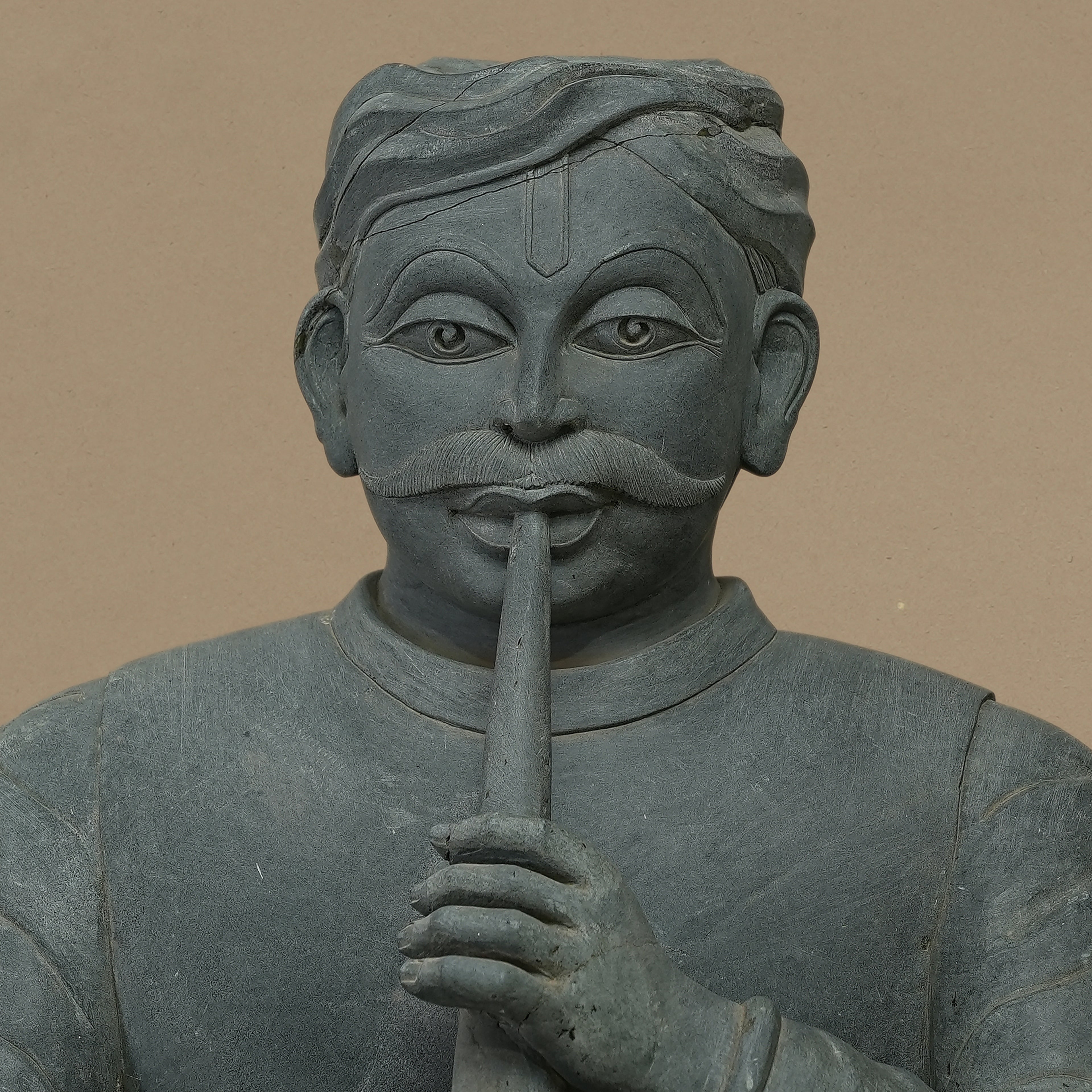 16" Shehnai-Playing Musician Statue | Handcrafted from Dungarpur Black Stone