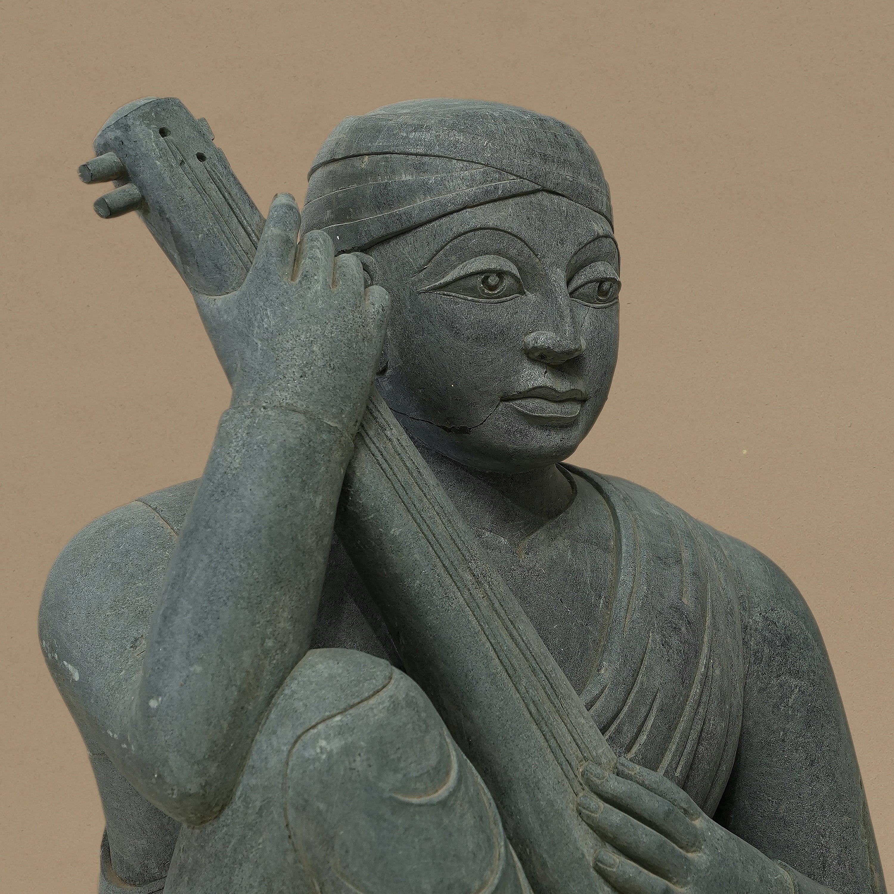 16" Tanpura-Playing Musician Statue | Handcrafted from Dungarpur Black Stone